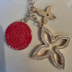 Elegant Red and Gold Key Holder